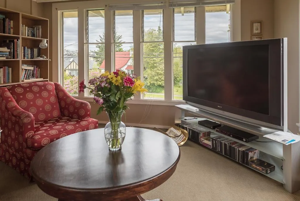 Oak Bay Guest House Bed & Breakfast Victoria