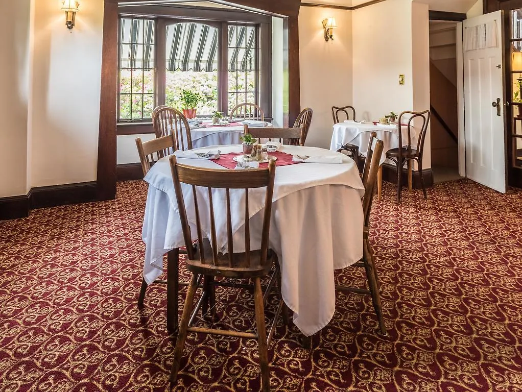 Oak Bay Guest House Bed & Breakfast Victoria