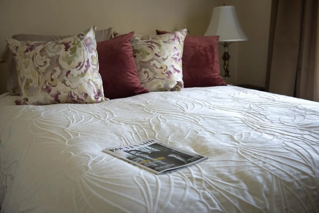 Oak Bay Guest House Bed & Breakfast Victoria