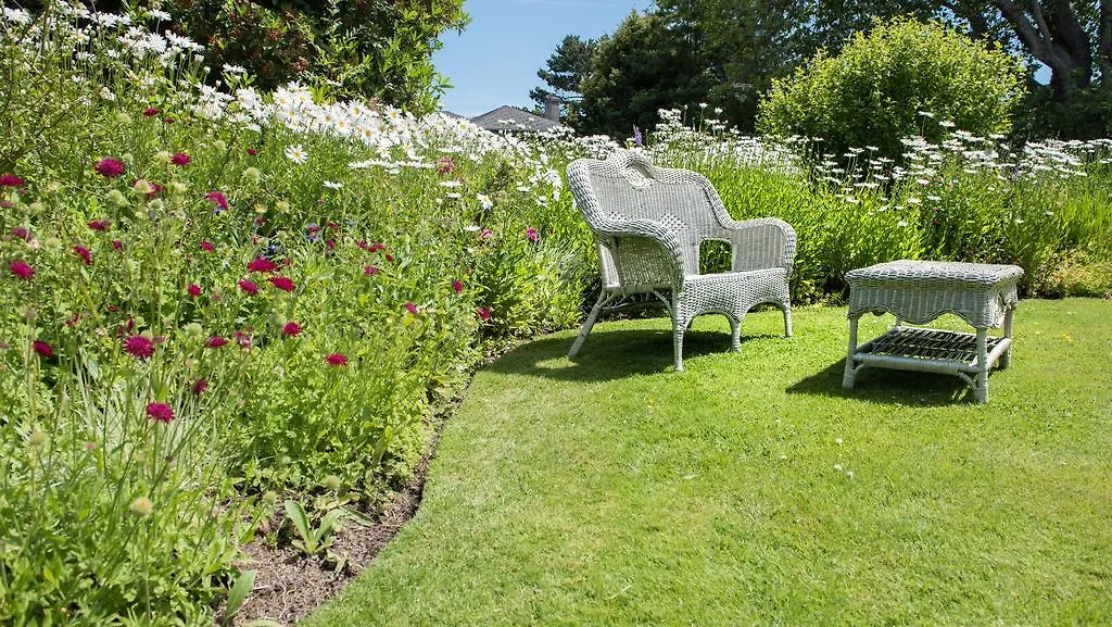 Oak Bay Guest House Bed & Breakfast Victoria