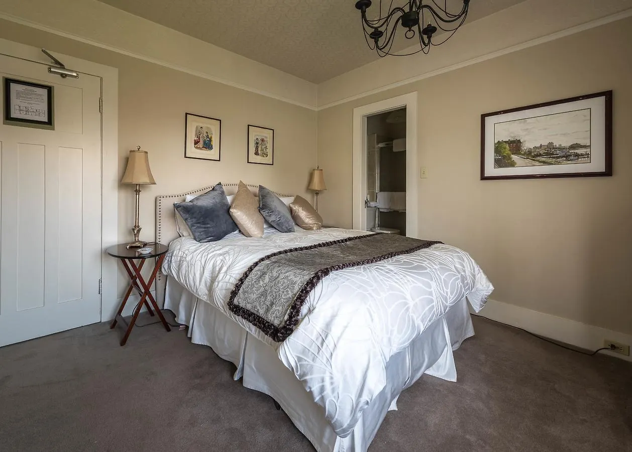 Oak Bay Guest House Bed & Breakfast Victoria