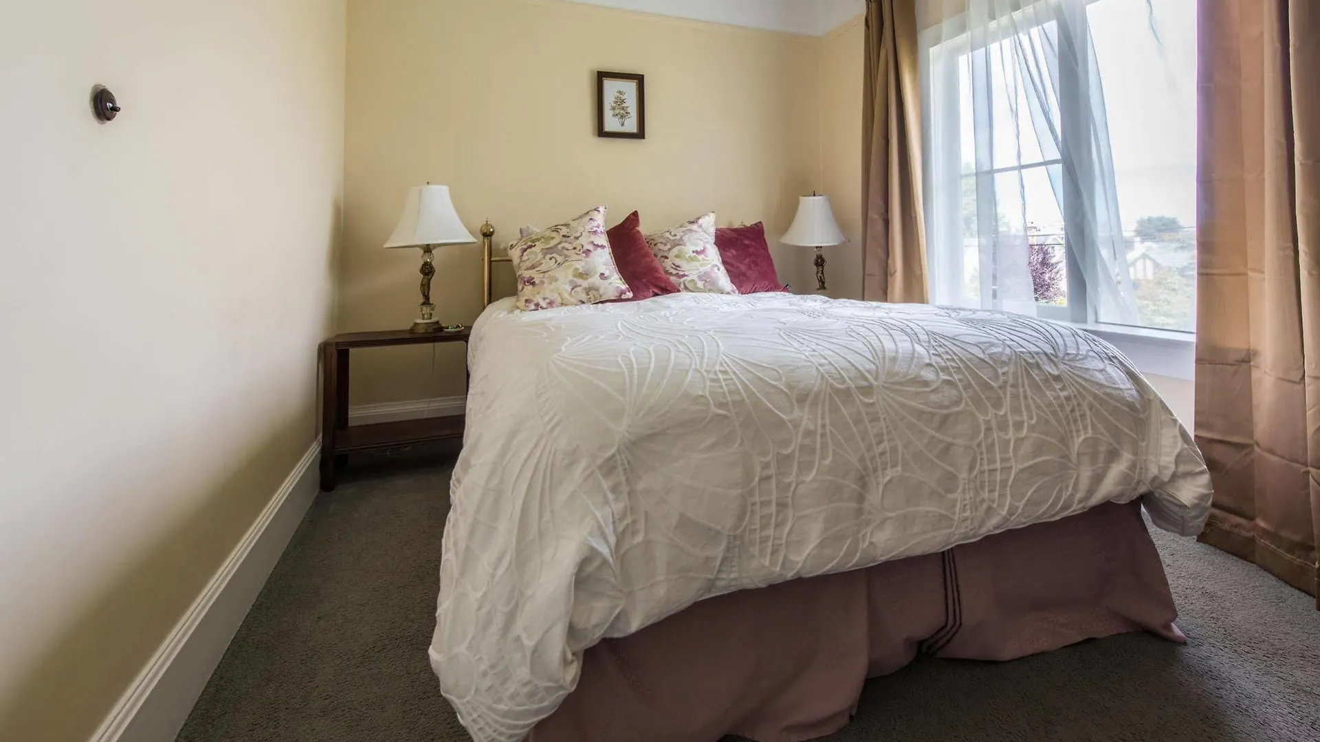 Oak Bay Guest House Bed & Breakfast Victoria