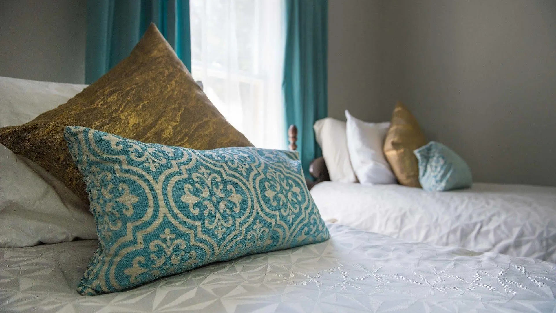 Oak Bay Guest House Bed & Breakfast Victoria