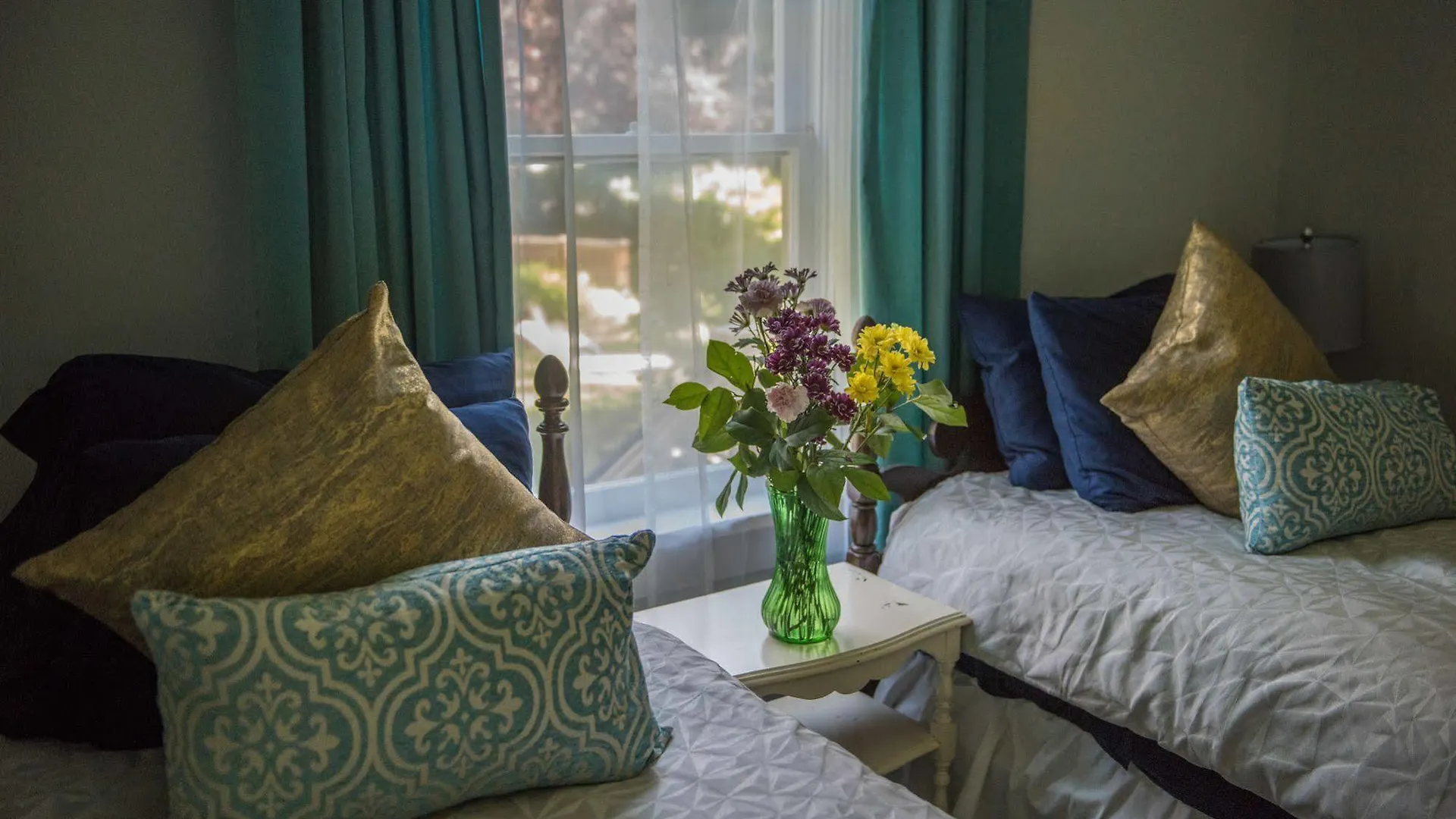 Oak Bay Guest House Bed & Breakfast Victoria